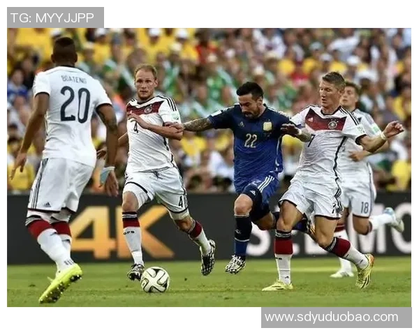 深圳足球队在世界杯预选赛中的默契配合与战术分析