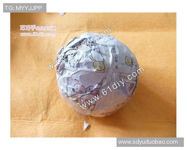 创意无限足球明星纸箱手工制作教程带你体验DIY乐趣与足球激情 创意无限足球明星纸箱手工制作教程带你体验DIY乐趣与足球激情