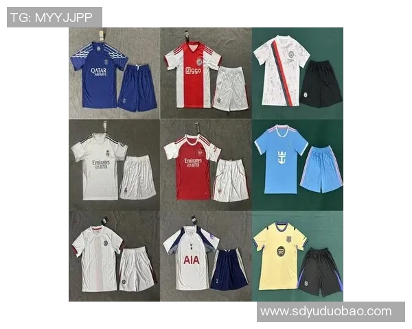 历届足球明星队队服的演变与设计风格探讨