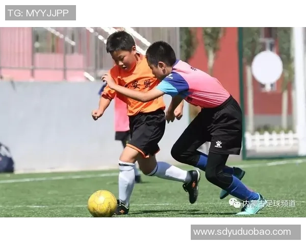 小孩与足球明星亲密互动精彩瞬间合集视频分享