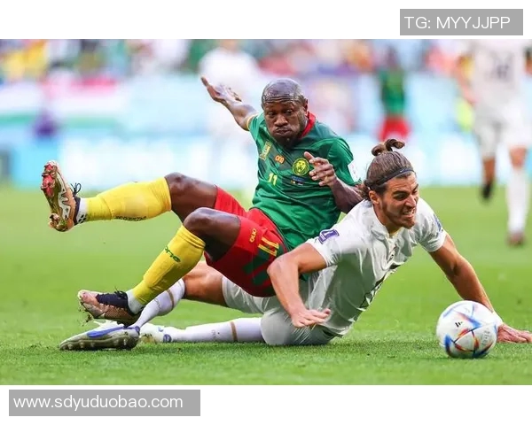 柯麦隆足球明星的辉煌历程与对世界足球的影响分析